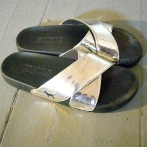 Ladys size 9 pink flops